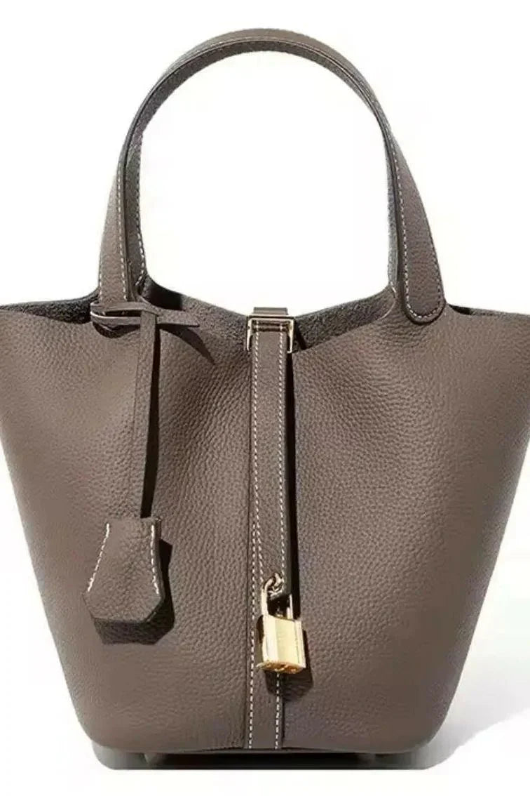 Lux Bucket Bag mit Schlossdetail