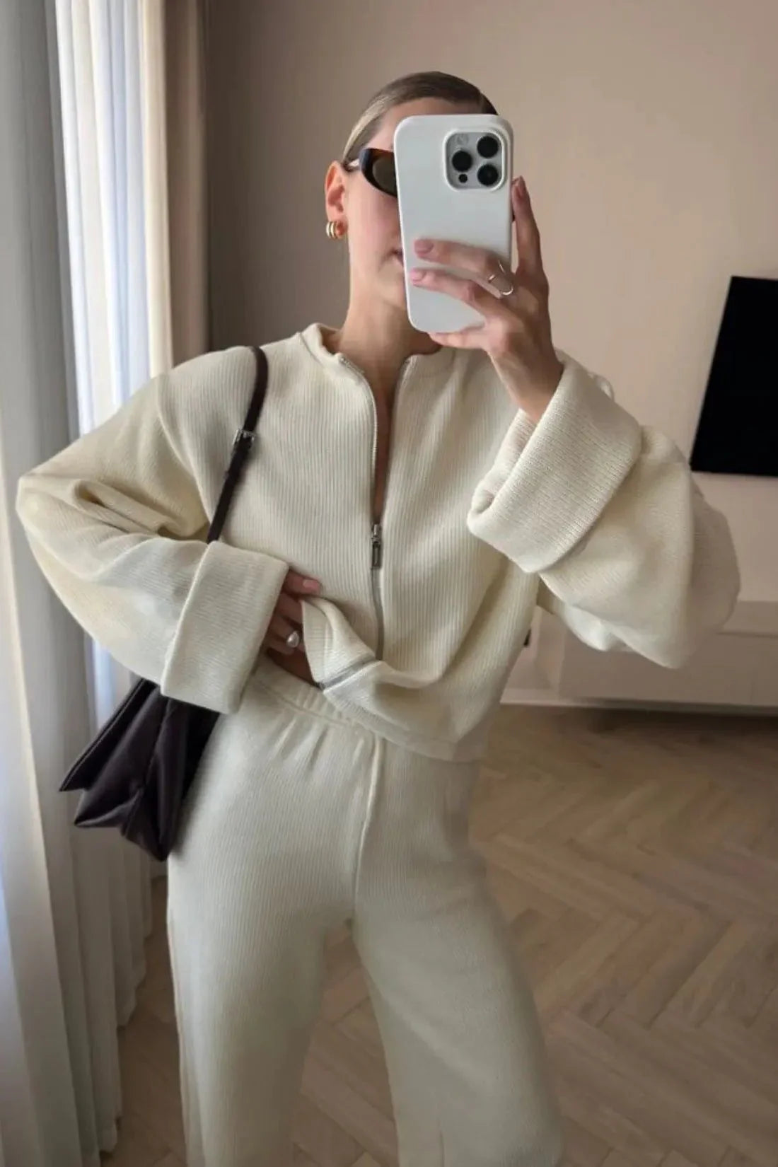 Moderner Strick-Zweiteiler